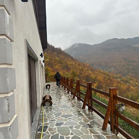 Zeneli Alpin Chalet Cerem Esterno foto