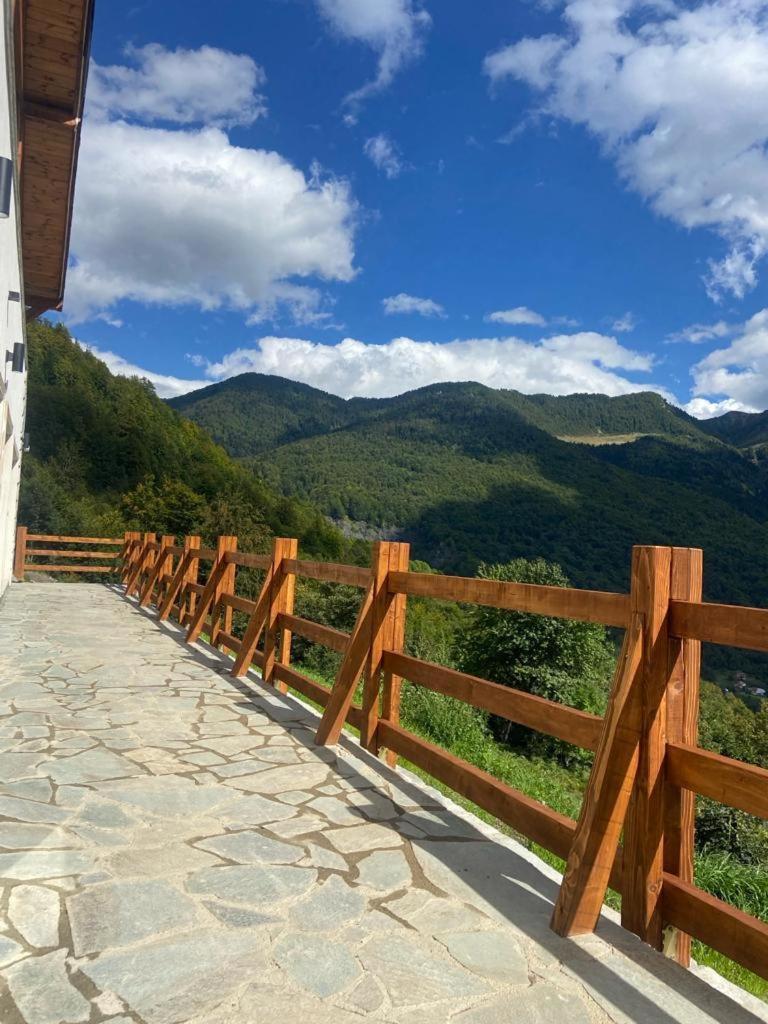Zeneli Alpin Chalet Cerem Esterno foto